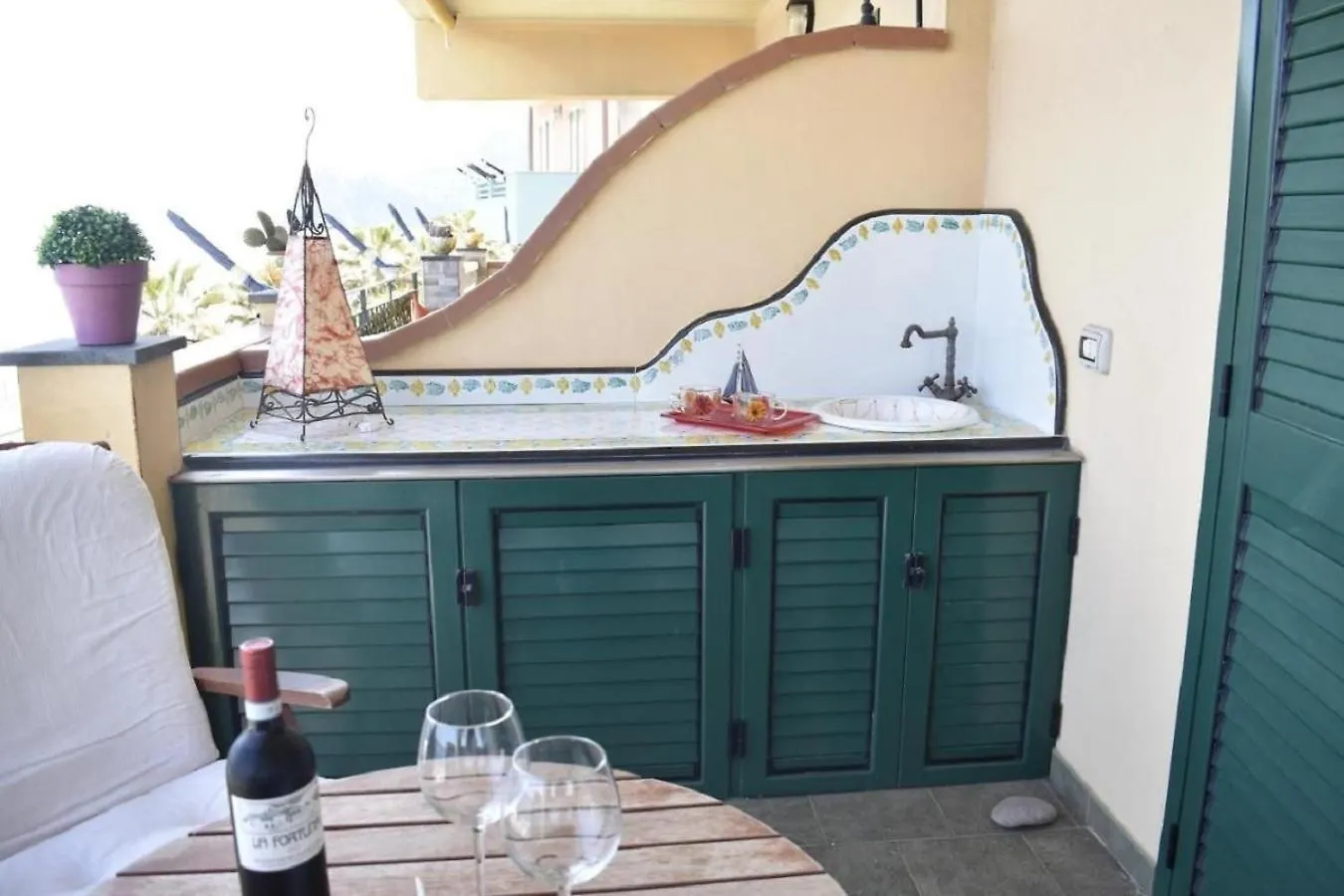 Apartmán La Casa Di Edo SantʼAlessio Siculo 0*,